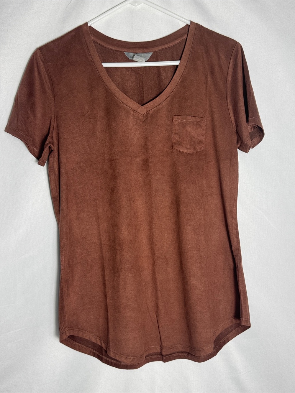 Natural Reflections Chocolate V-Neck Tee women’s size medium